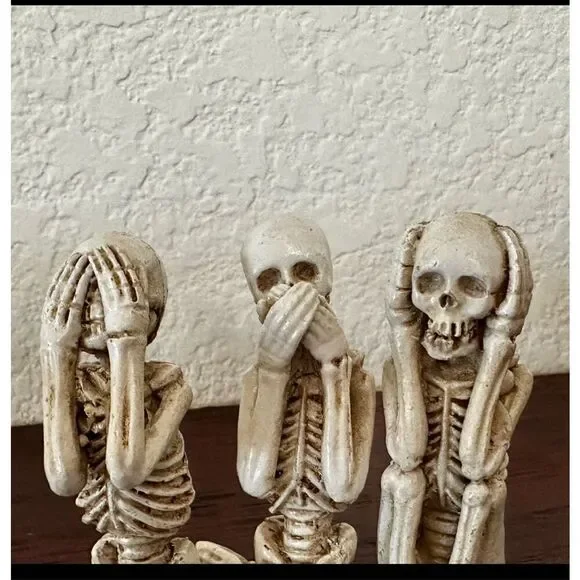 Hear no evil, see no evil, speak no evil skeleton figurine set of 3 - Picture 6 of 9